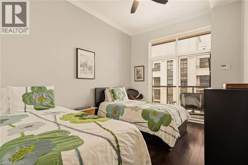 90 CHARLTON Avenue W Unit# PH1 — photo 24 of 40