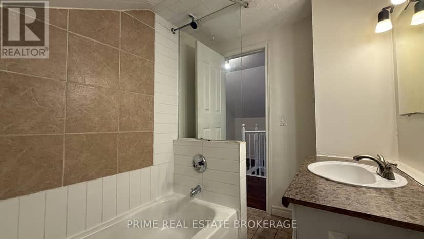 121 Boullee Street — photo 10 of 16