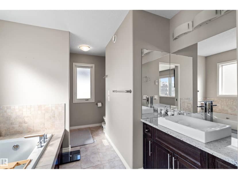 22 Norton Av — photo 13 of 33