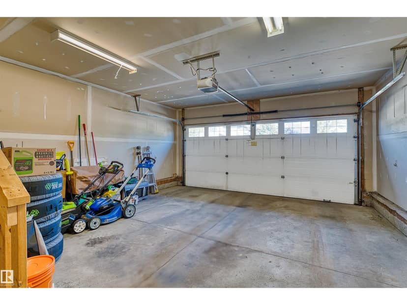 22 Norton Av — photo 24 of 33