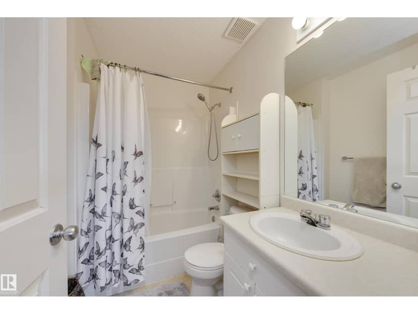 553 Glenwright Cr NW — photo 23 of 37