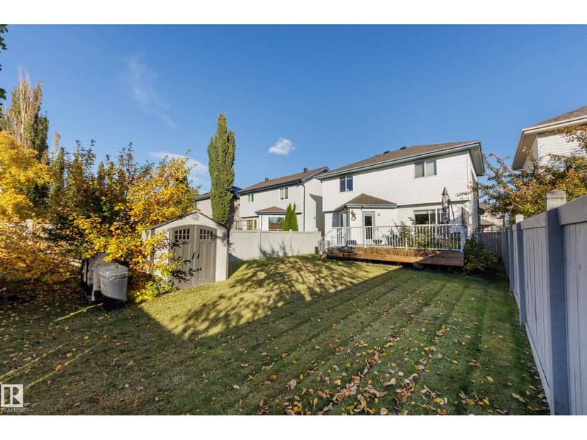 553 Glenwright Cr NW — photo 36 of 37
