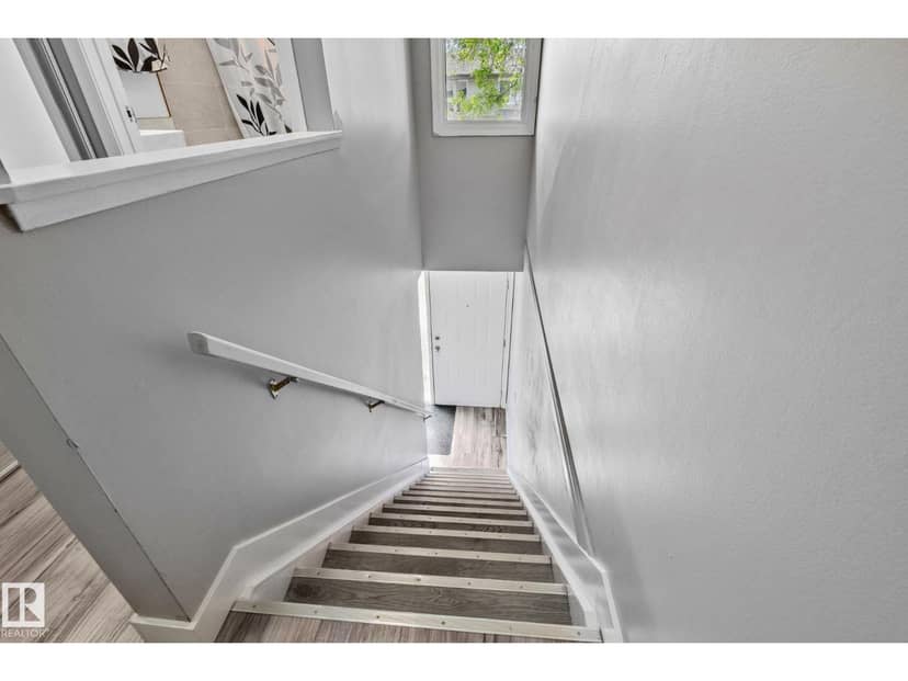 41 Akinsdale Gd — photo 14 of 37