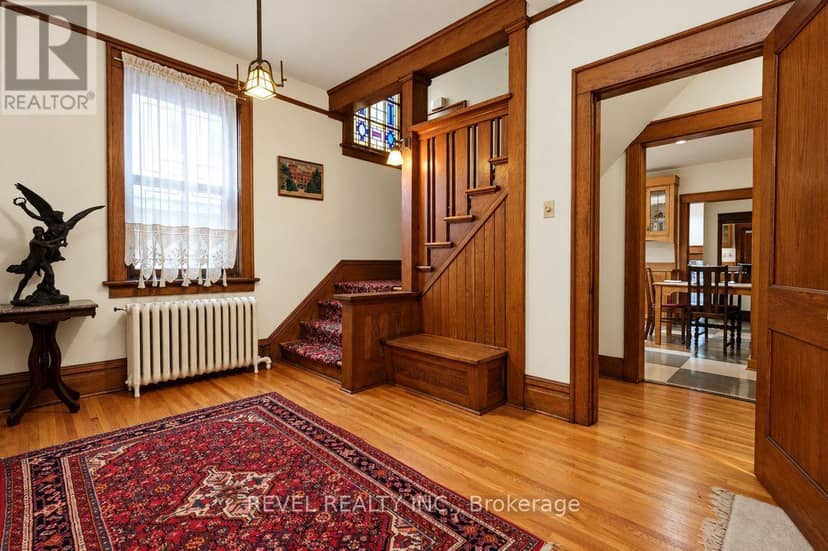 204 Clemow Avenue — photo 12 of 40