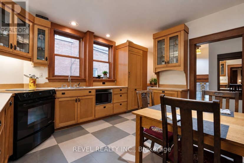 204 Clemow Avenue — photo 19 of 40