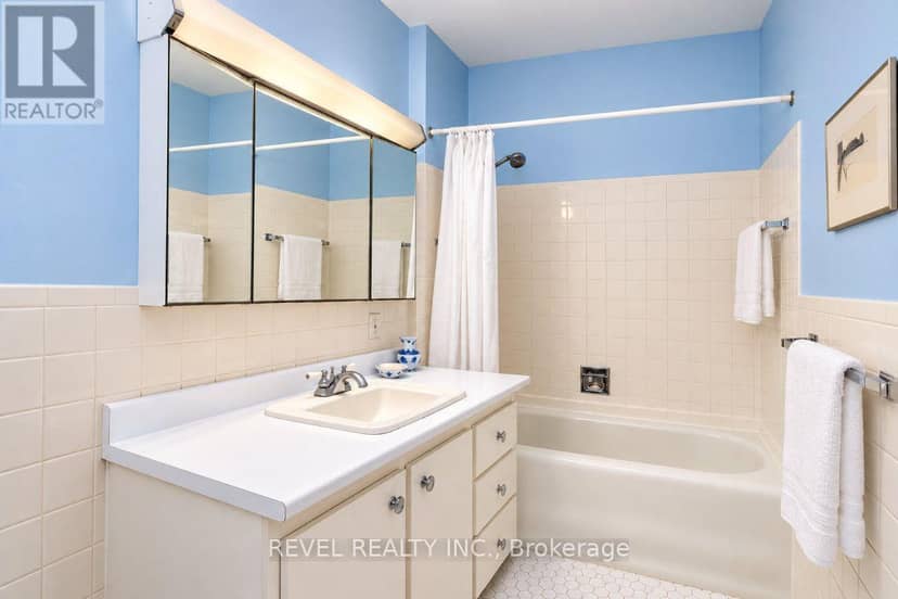 204 Clemow Avenue — photo 32 of 40