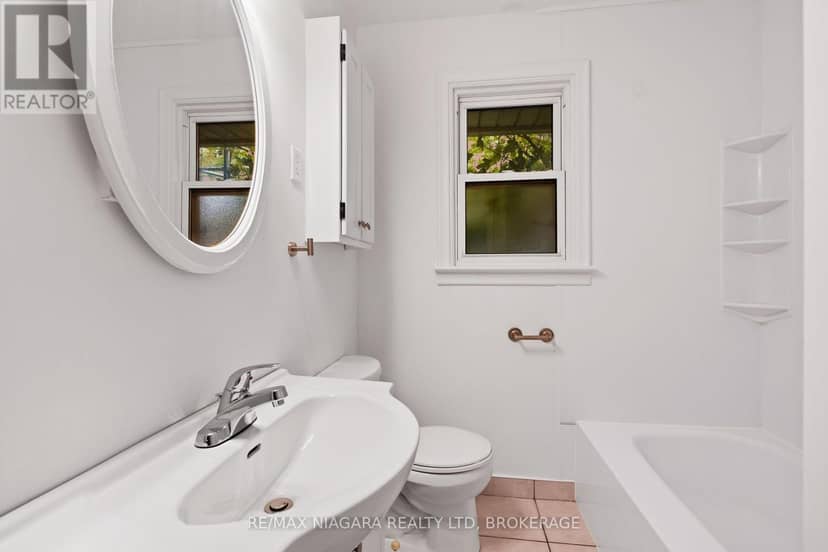 241 Bertie Street — photo 11 of 32