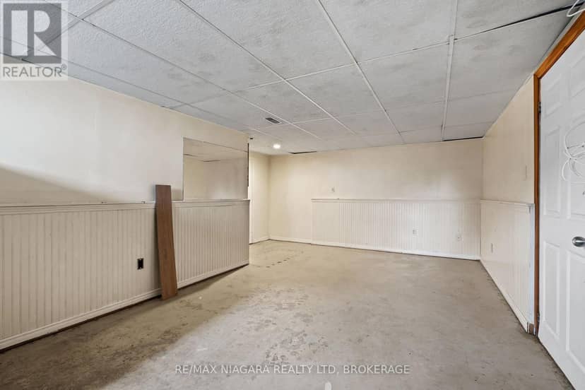 241 Bertie Street — photo 17 of 32