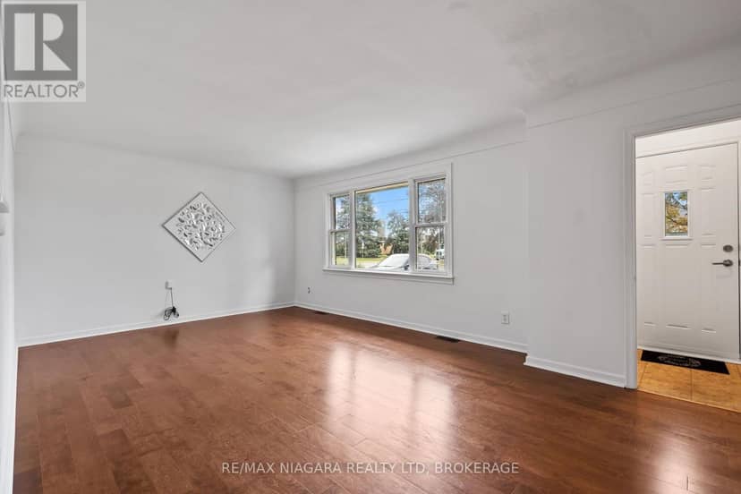 241 Bertie Street — photo 5 of 32