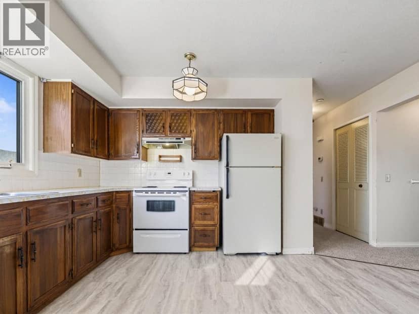 1219 Hunterquay Hill NW — photo 17 of 40