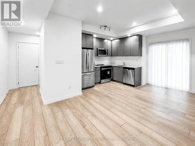 27 - 17 Lytham Green Circle, Newmarket, photo 2