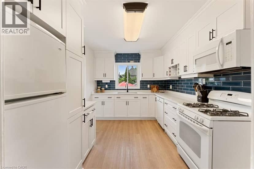 17 CRAIGMILLER Avenue — photo 13 of 39