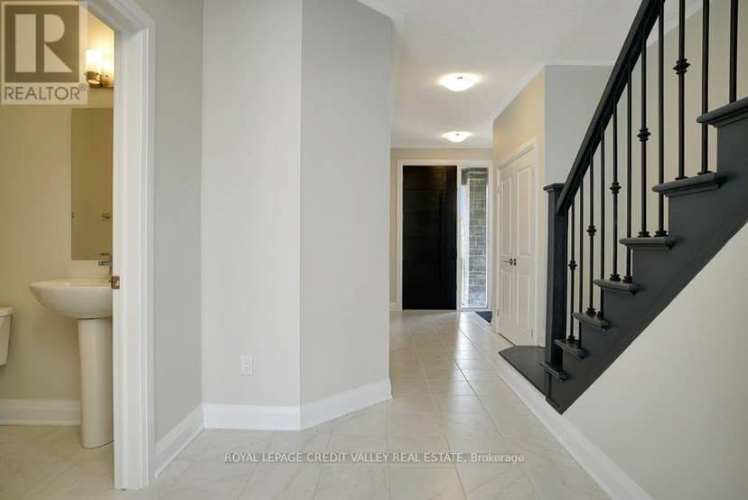 375 Chokecherry Crescent — photo 5 of 19