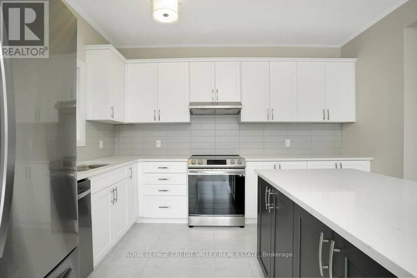 375 Chokecherry Crescent — photo 8 of 19