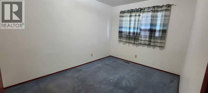 4820 53 Avenue — photo 9 of 21