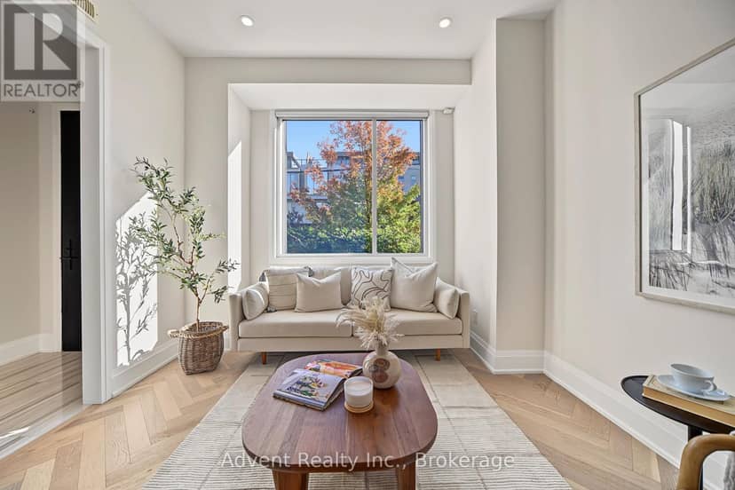 3 - 18 Greenbriar Road, Toronto, photo 3