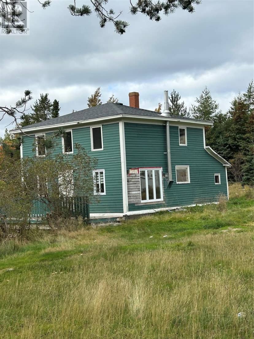136-138 Farm Road — photo 1 of 9