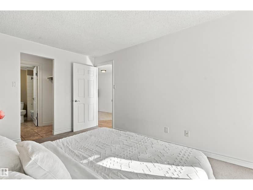 #1304 10149 Saskatchewan Dr NW — photo 16 of 40