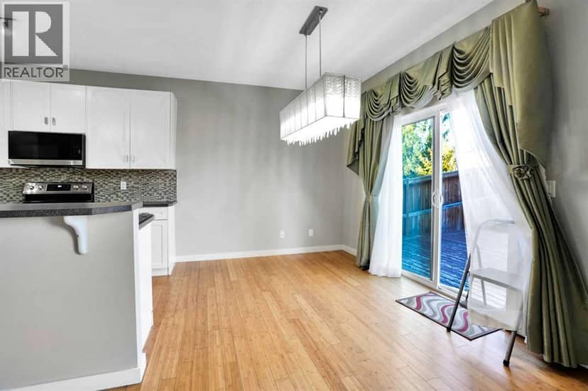 125 Walden Square SE — photo 14 of 40
