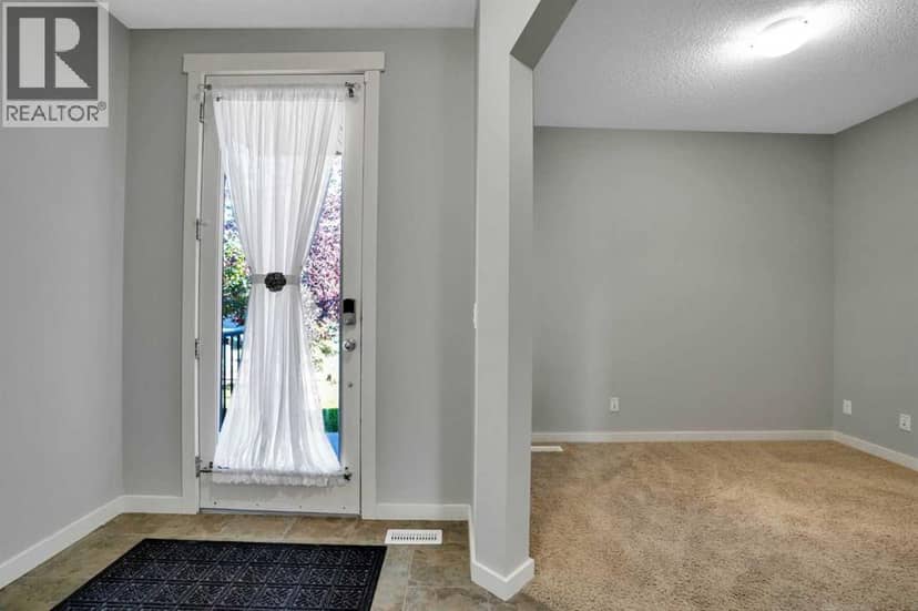 125 Walden Square SE, Calgary, photo 3