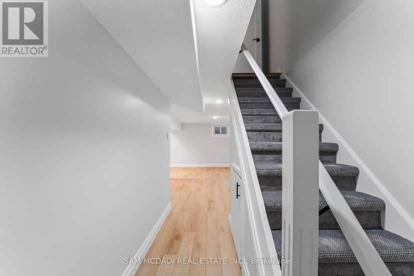 157 - 400 Mississauga Valley Boulevard — photo 26 of 40