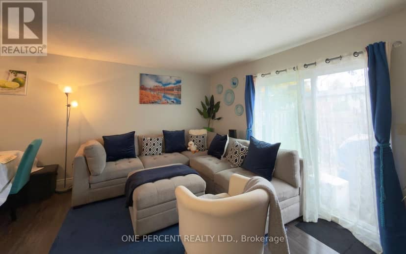 5 - 65 Dorchester Boulevard — photo 9 of 32