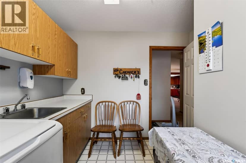 720 6th AVENUE — photo 27 of 40