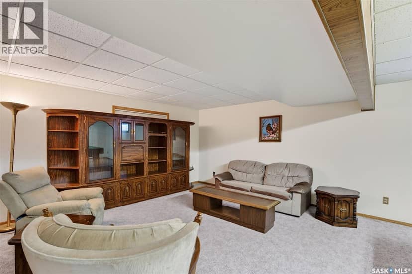 720 6th AVENUE — photo 38 of 40