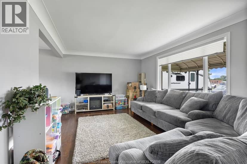 399 St. Peter Street, Lakeshore, photo 3