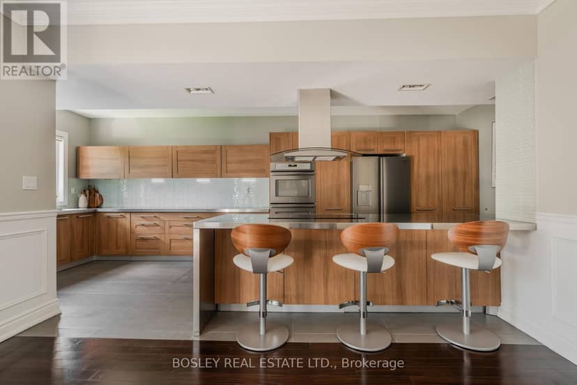 1599 Woodbine Heights Boulevard — photo 12 of 40