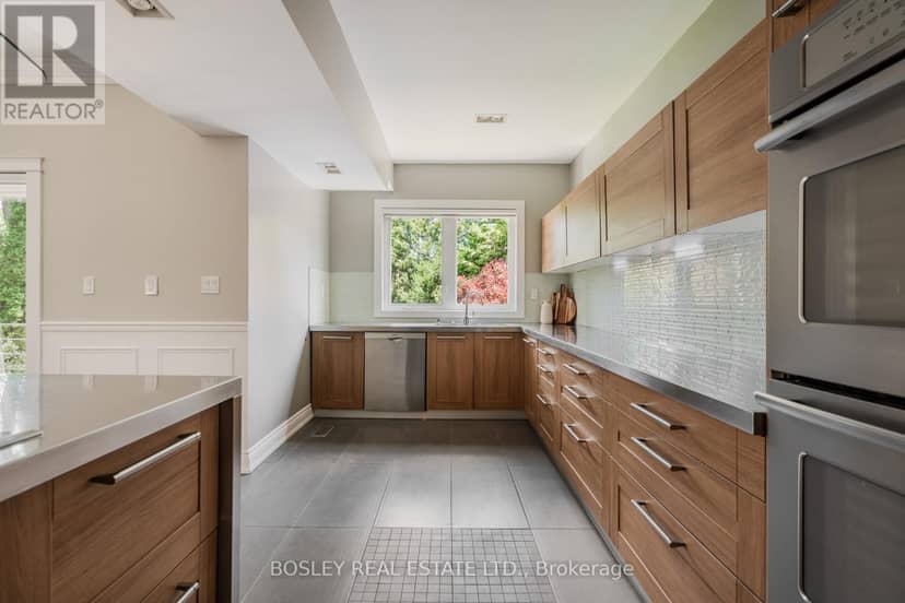 1599 Woodbine Heights Boulevard — photo 13 of 40