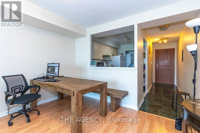 903 - 18 Lee Centre Drive, Toronto, photo 4
