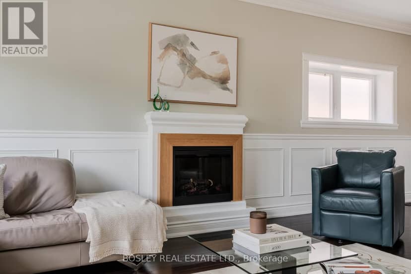 1599 Woodbine Heights Boulevard, Toronto, photo 4
