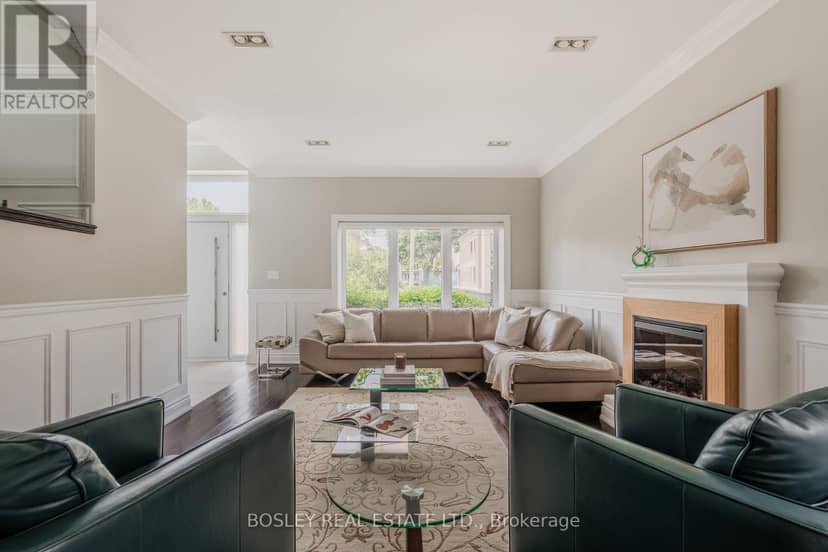 1599 Woodbine Heights Boulevard, Toronto, photo 5