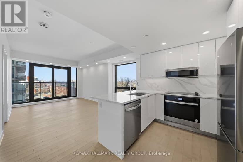 1407 - 180 George Street — photo 32 of 40