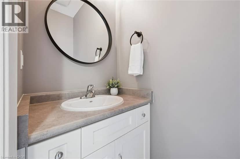 1114 FAIRWAY Road N Unit# B — photo 12 of 24