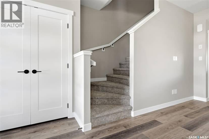 7681 Walsh AVENUE — photo 16 of 35
