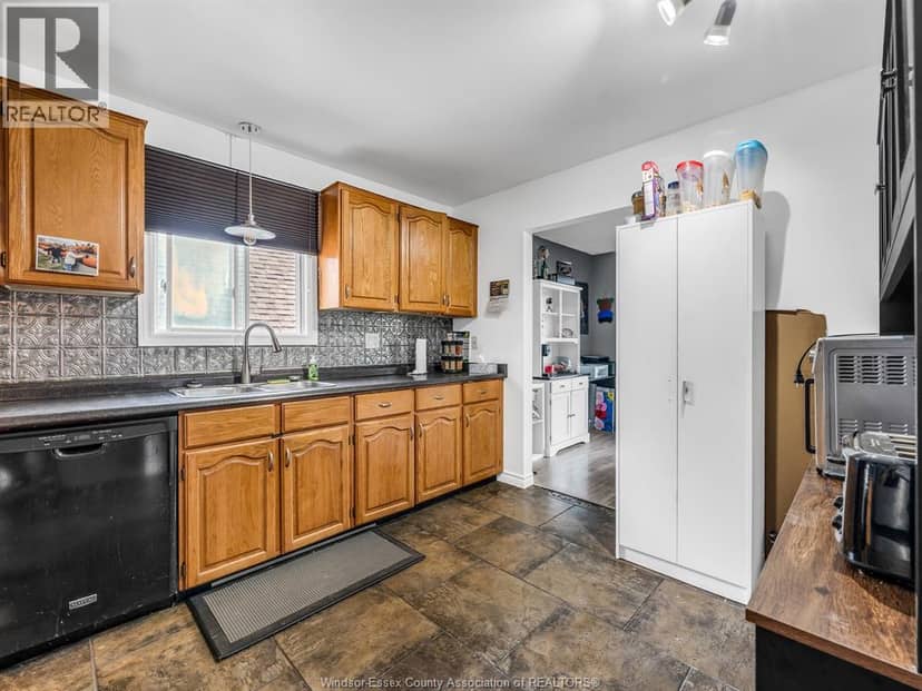 910 William Street — photo 16 of 40