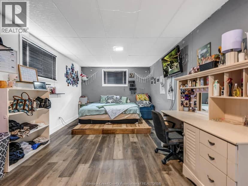 910 William Street — photo 32 of 40