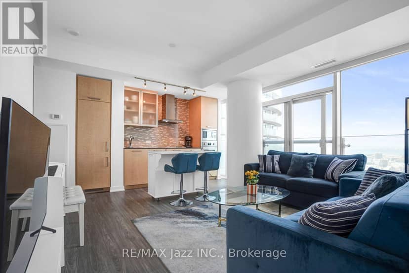 3808 - 14 York Street — photo 2 of 26