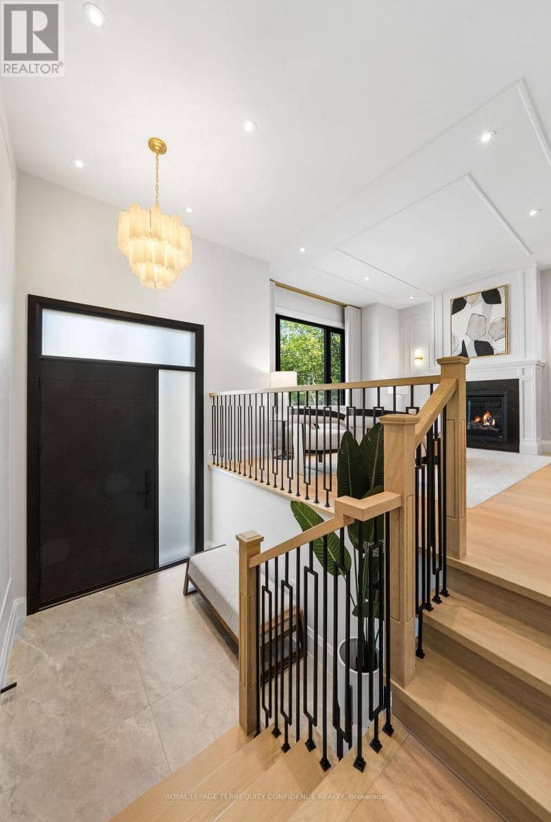 333 Horsham Avenue, Toronto, photo 2