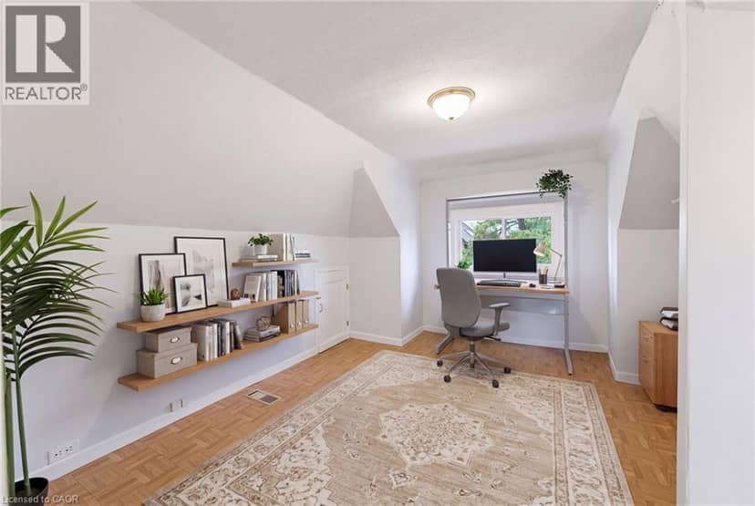 23 NIGHTINGALE Street — photo 16 of 22