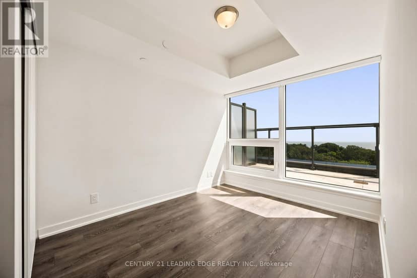 812 - 2 Manderley Drive — photo 31 of 40