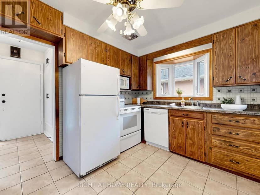 36 Joanna Drive E, Toronto, photo 8