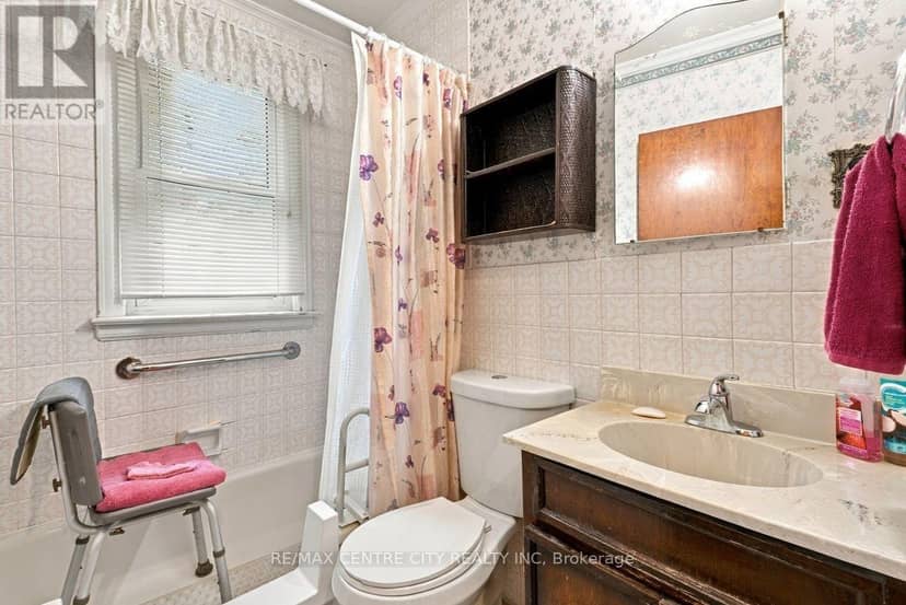 984 Fanshawe Park Road E — photo 21 of 40