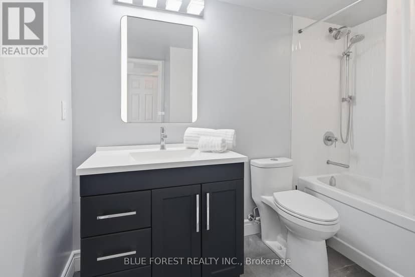 501 - 7 Picton Street — photo 15 of 30