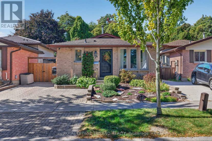 38 Caprice Crescent — photo 1 of 40