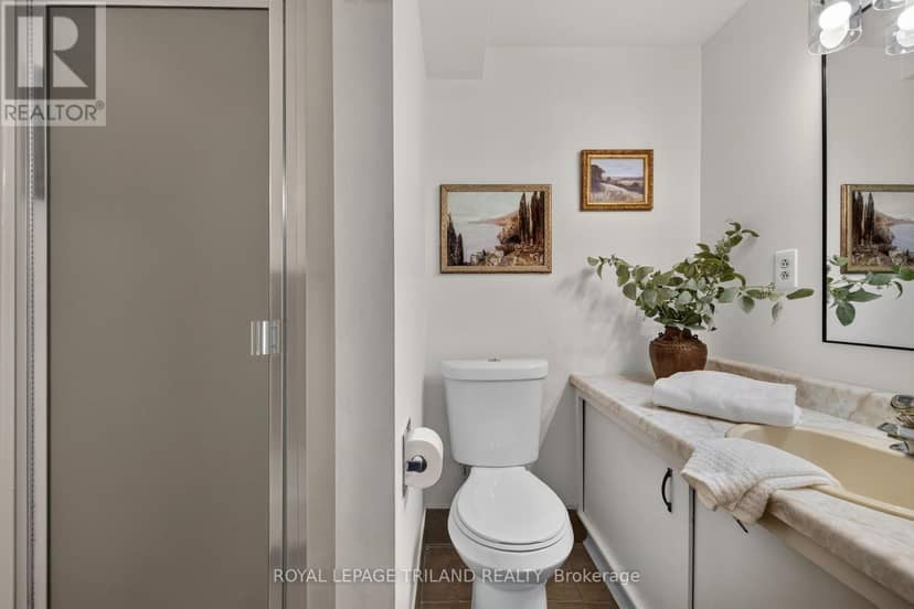 38 Caprice Crescent — photo 26 of 40