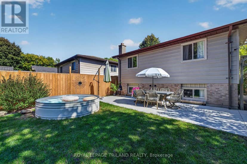 38 Caprice Crescent — photo 29 of 40