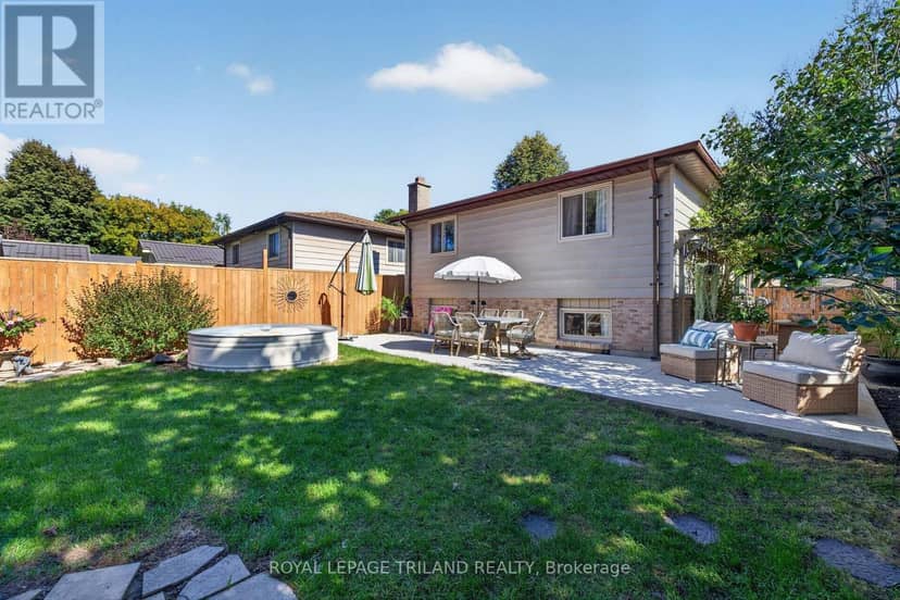 38 Caprice Crescent — photo 30 of 40